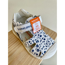 Sandalia de piel de Biomecanics estampado azul