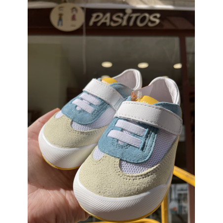Deportiva de Blanditos tricolor amarillo