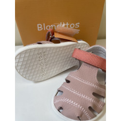 Sandalia rosa con velcro de Blanditos