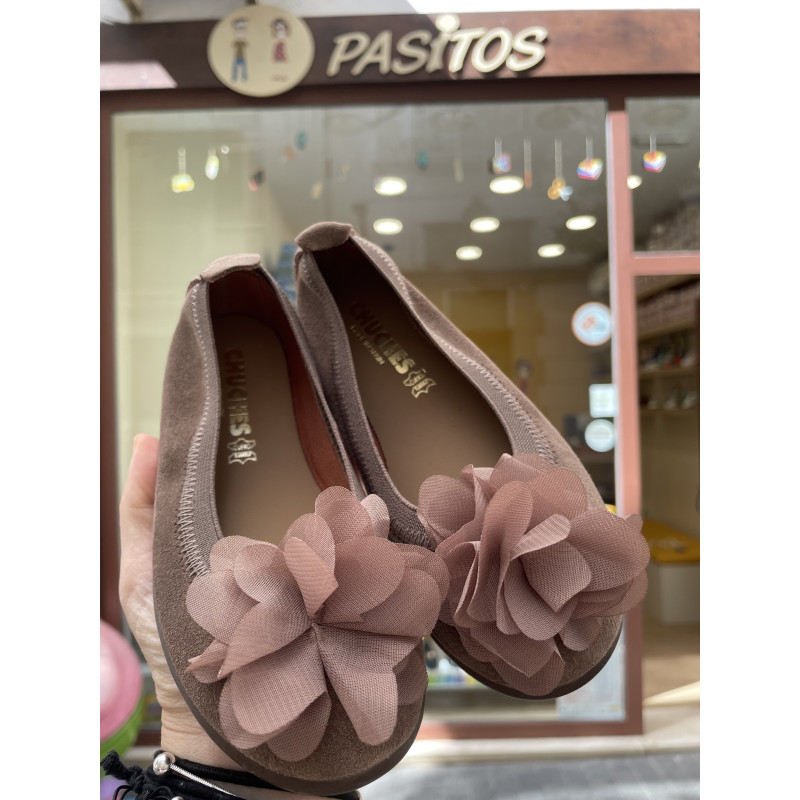 Bailarina de serraje taupe con moña