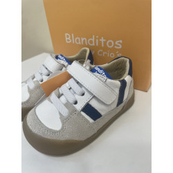 Deportiva de Blanditos detalle arena y azulon