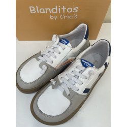 Deportiva de Blanditos detalles arena y azulón