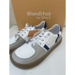 Deportiva de Blanditos detalles arena y azulón