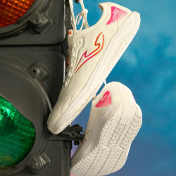 Deportiva Barefoot Joma Viper blanca y naranja