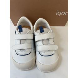 Deportivo Barefoot en piel blanco y detalles jeans