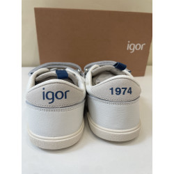 Deportivo Barefoot en piel blanco y detalles jeans