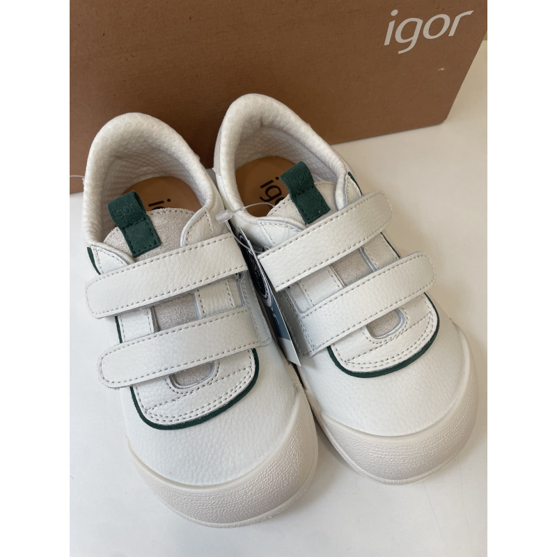 Deportivo Barefoot en piel blanco y detalles verde