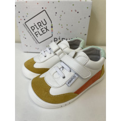 Deportivo Piruflex detalles amarillo y naranja