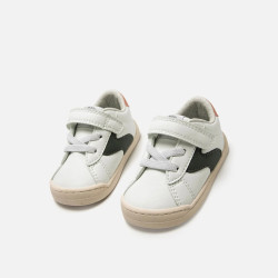 Deportiva respetuosa Mustang detalle kaki