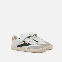 Deportivas respetuosas Mustang blanca detalle kaki