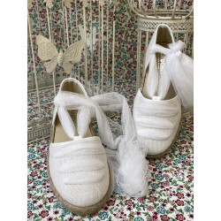 Esparteña de lino blanco con lazada de tull