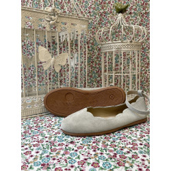 Bailarina de serraje con ondas verde abbey