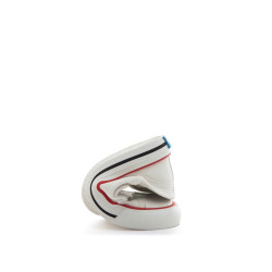 Lona respetuosa Mustang blanca