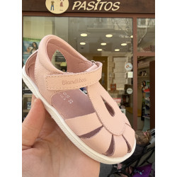 Sandalia rosa de Blanditos tipo retro
