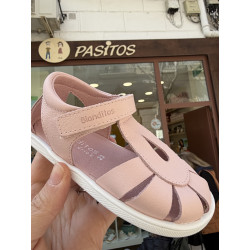 Sandalia rosa con velcro de Blanditos