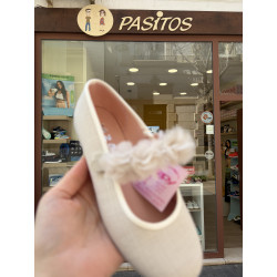 Mercedita lino beige con adorno con lazo