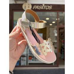 Sandalia de Conguitos con flores dorada