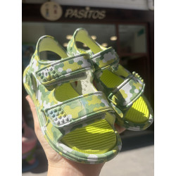 Playera de goma verde multi