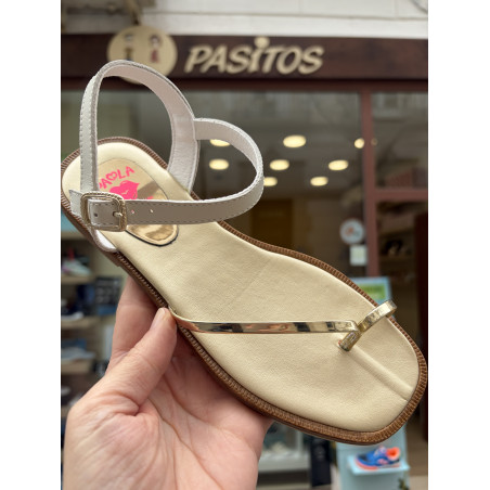 Sandalia dorada y blanca Pablosky clásica