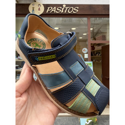 Sandalia combinada en azules y verdes de Pablosky