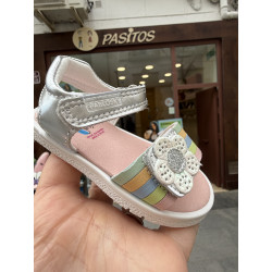 Sandalia Barefoot Pablosky detalle flor en pala