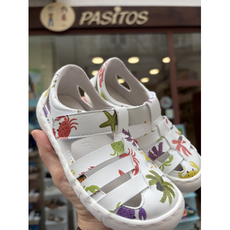 Sandalia respetuosa de Coqueflex estampada