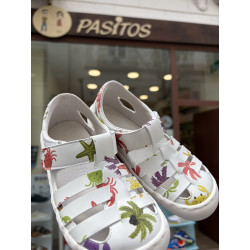 Sandalia respetuosa de Coqueflex estampada