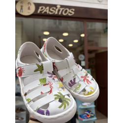 Sandalia respetuosa de Coqueflex estampada