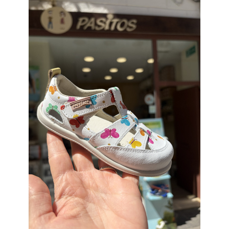 Sandalia Zapy respetuosa mariposas estampadas 