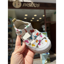 Sandalia Zapy respetuosa mariposas estampadas 