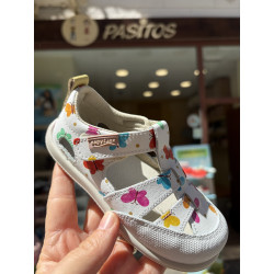 Sandalia Zapy respetuosa mariposas estampadas 