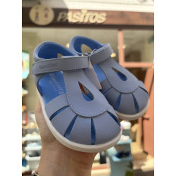 Sandalia azul de Blanditos tipo retro