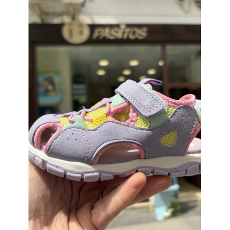 Sandalia rejilla malva respetuosa de Garvalin