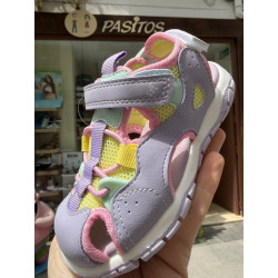 Sandalia rejilla malva respetuosa de Garvalin