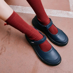 Colegial barefoot Pablosky marino