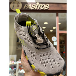 Deportiva Saguaro gris y amarilla